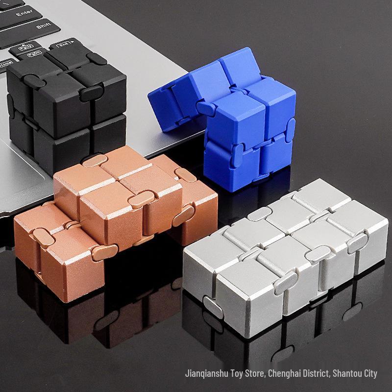 Versatile 2x2 Infinite Flip Rubik's Cube: Creative Decompression Toy