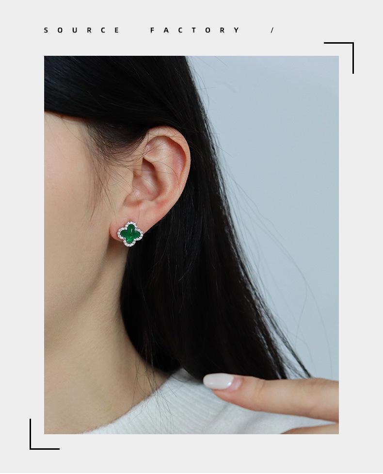 Kolczyki z cyrkoniami w stylu chińskim: Wykwintna moda retro z wszechstronnymi srebrnymi igłami dla wysokiej klasy, luksusowego wyglądu.