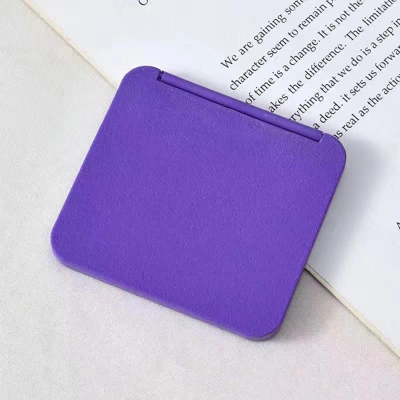 

Квадратне дзеркало для макіяжу на 2 обличчя Портативне міні-дзеркало для подарунків для милих дівчат, кишенькове двостороннє дзеркало для макіяжу Компактне багатокольорове фіолетовий