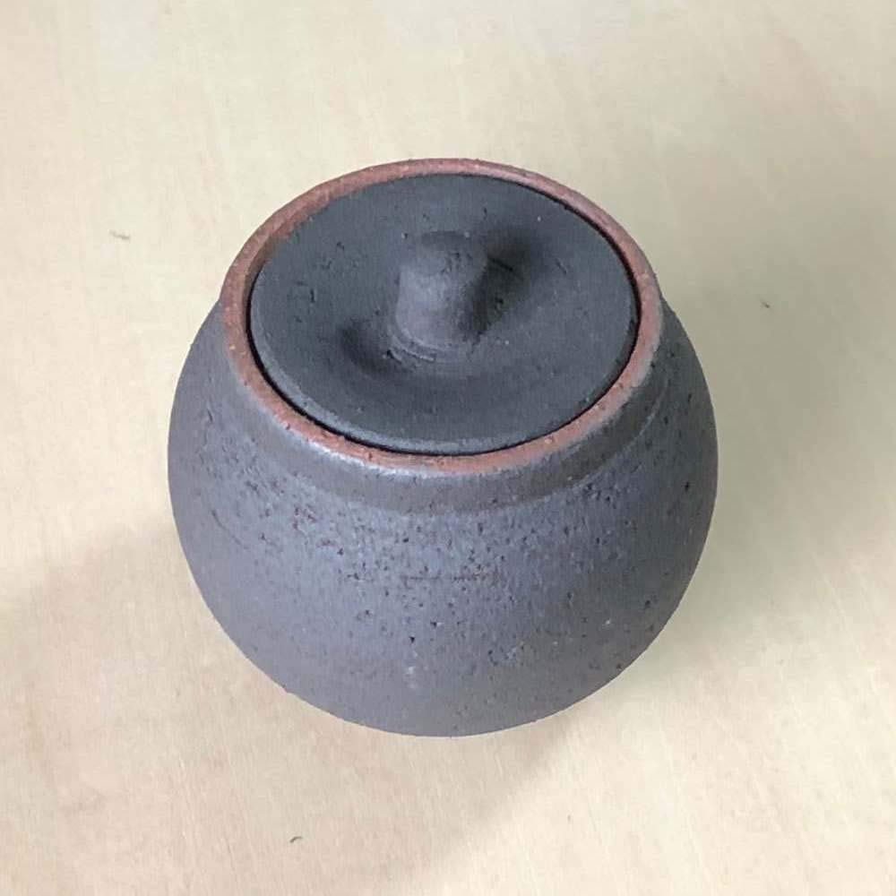 Hechimon Salt Made In Japan Pot, Small, Black,