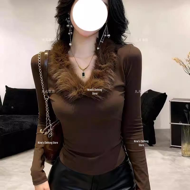 2026 Autumn/Winter Furry V-neck Slim Short Top: Spicy Girl Vibe Versatile Long Sleeve T-shirt for Women.