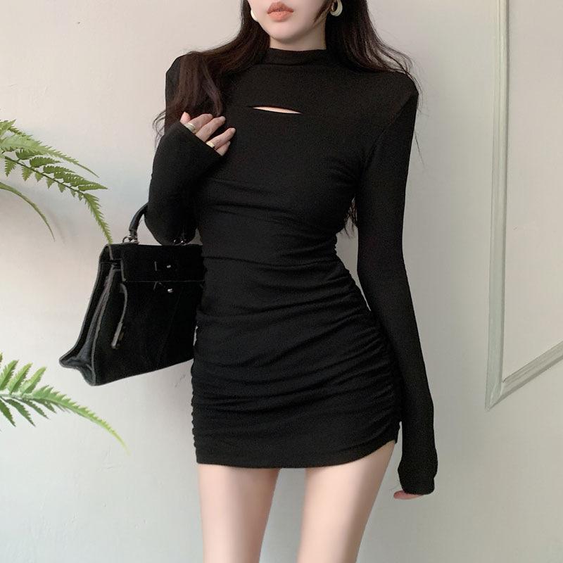 American-style Cut-out Half-turtleneck Dress for Women, Spring Pure and Alluring Style, Fitted Inner Layer, Niche Pencil Skirt, Trendy