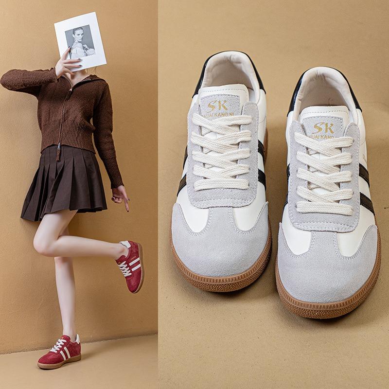 Thick-soled Lace-up Women's Autumn and Winter New Lightweight Breathable Soft-soled Campus Style Fashion Sports and Leisure Board Shoes