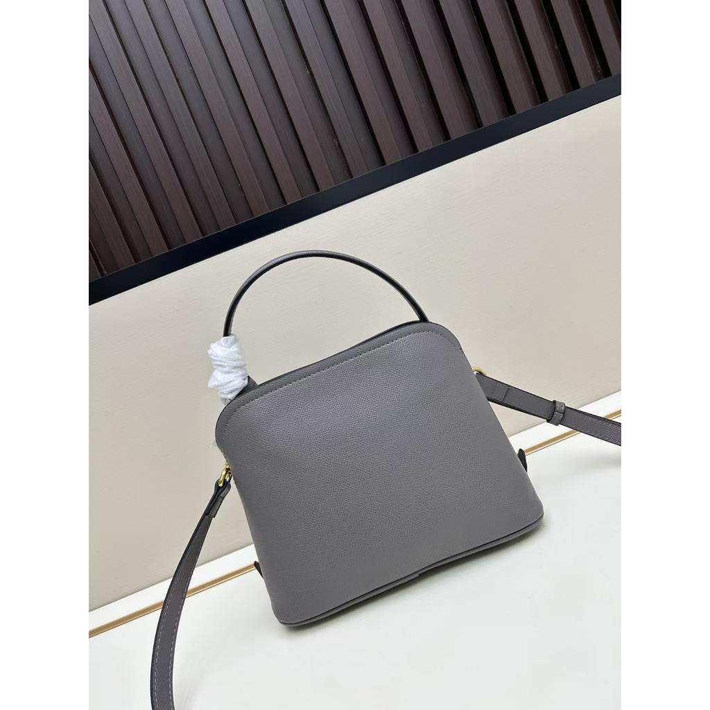 The New Single Shoulder, Versatile, Fashionable, Full of Women's Charm, Worth Buying
