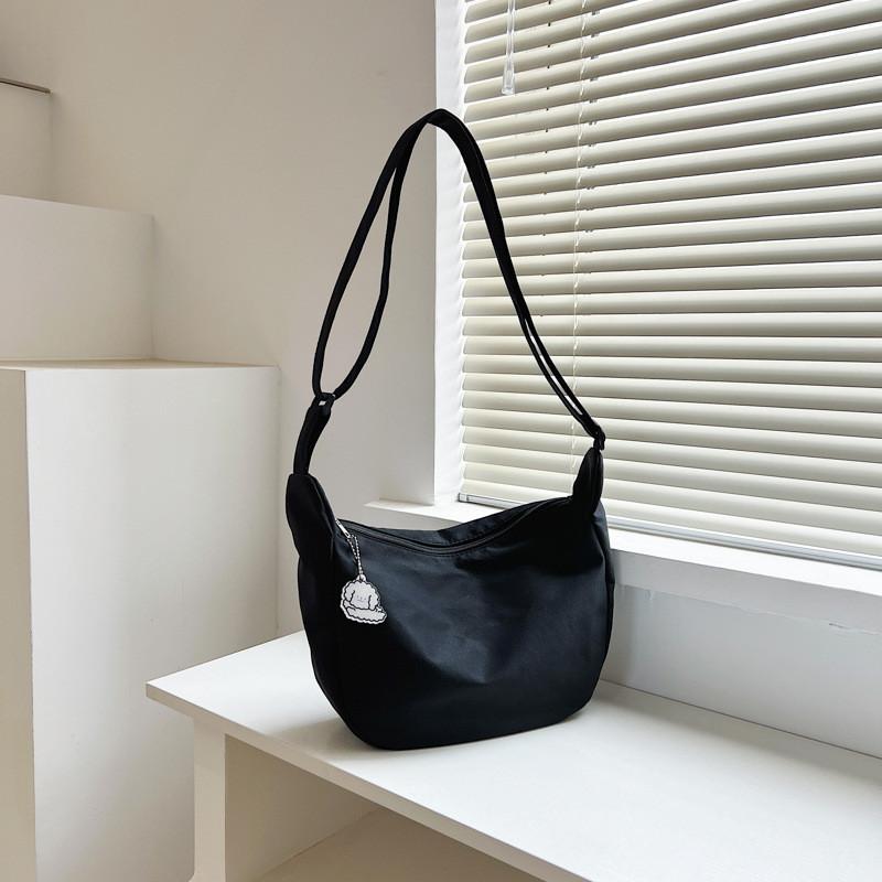 

Retro Soft Womens Dumpling Shape Bag In Canvas With Internal Zipper Pocket For Daily чорний