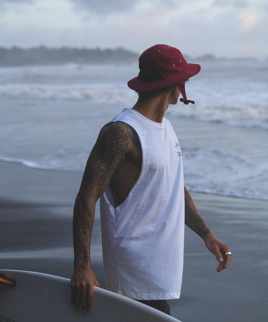 Bichiboikeomyu Surfing Surf Hat Red Candy