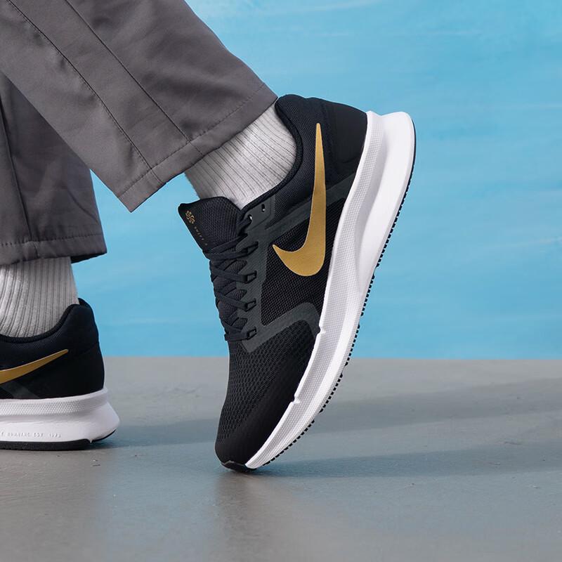 Nike Men s Swift 7/24 All-Season Running Shoes DR2695-010 US 9