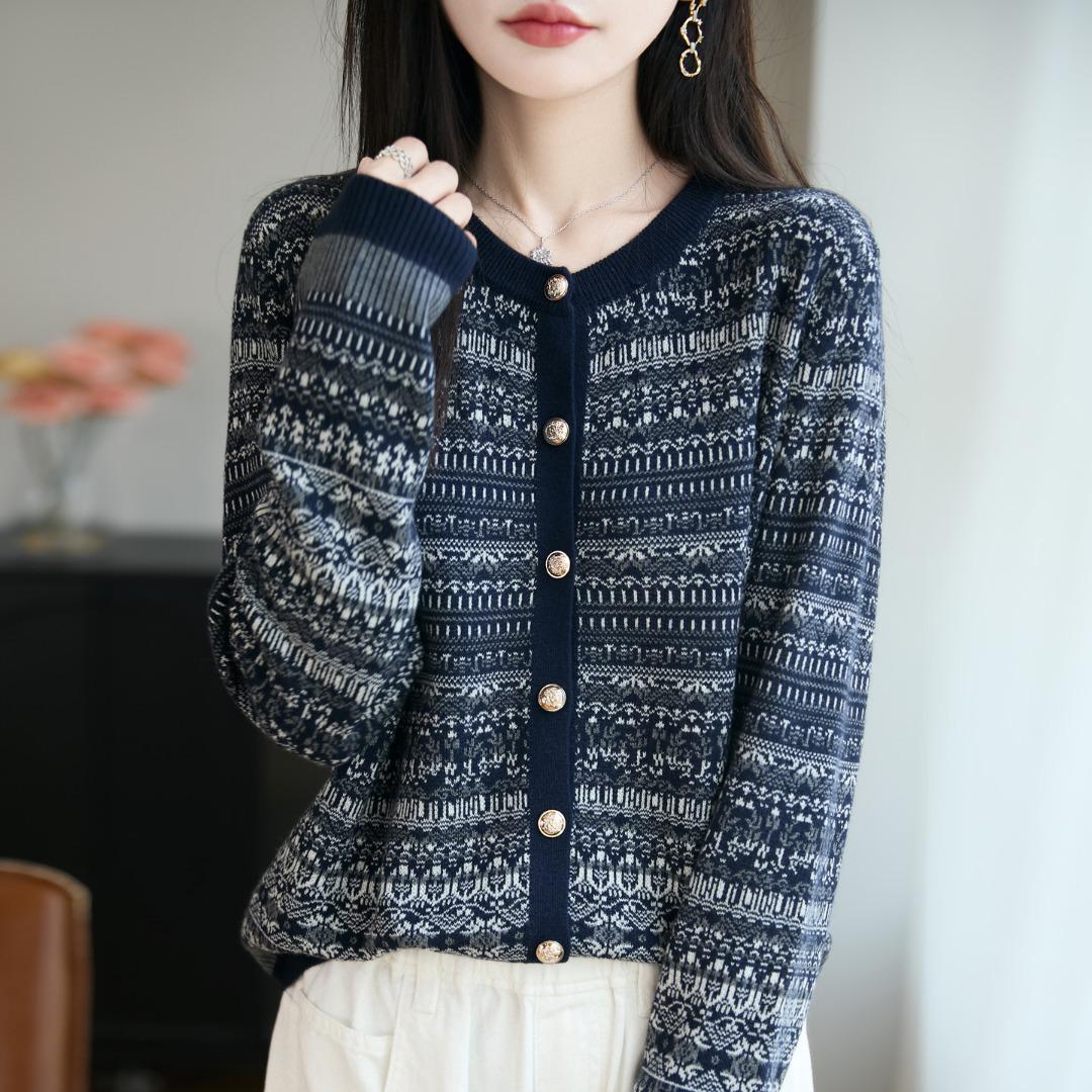 

Women s Korean Style Wool Color Block Cardigan - Round Neck, Fair Isle Jacquard, Autumn/Winter Fashion. L