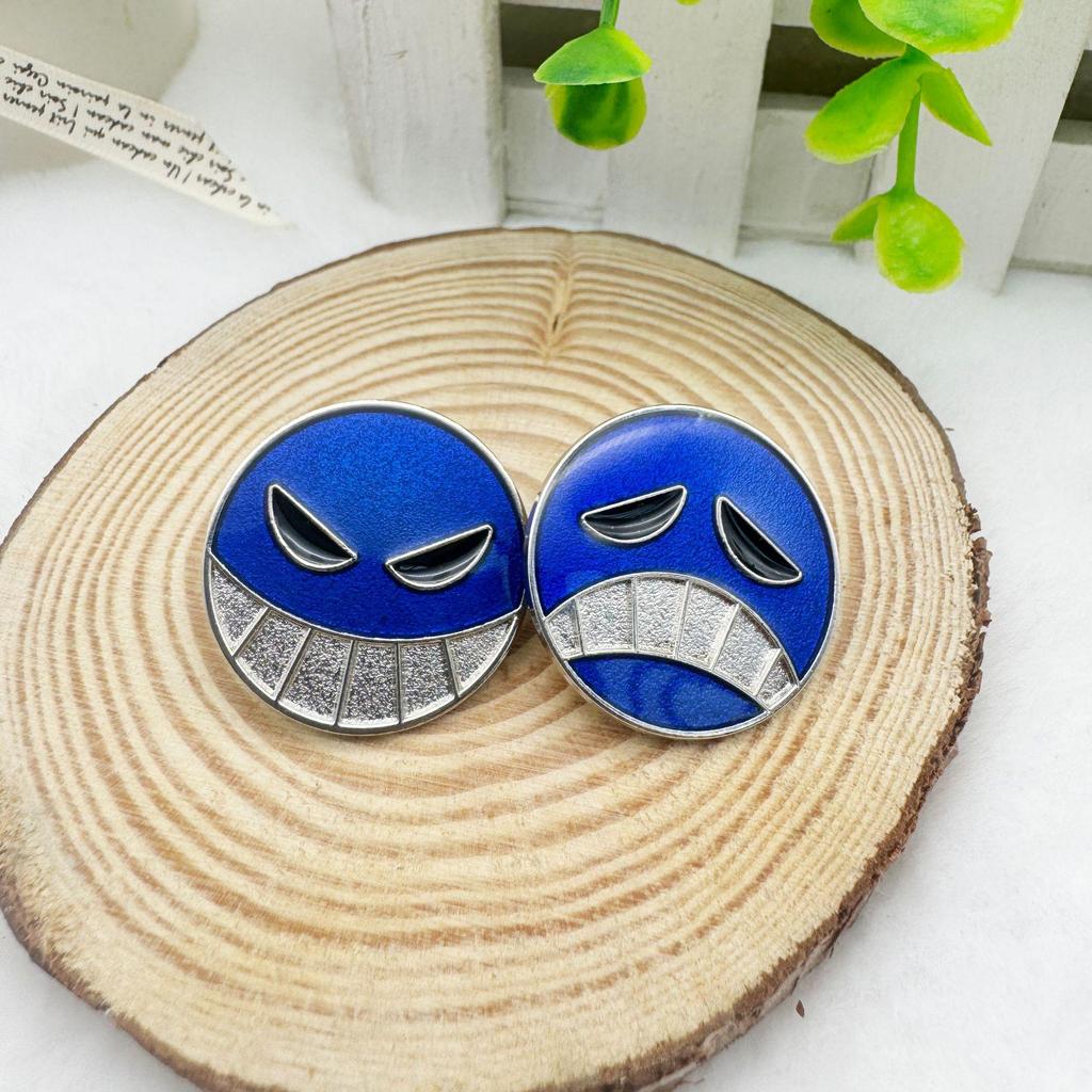 One Piece Whitebeard & Fire Fist Ace Rotating Brooch Necklace & Hat Cosplay Accessories