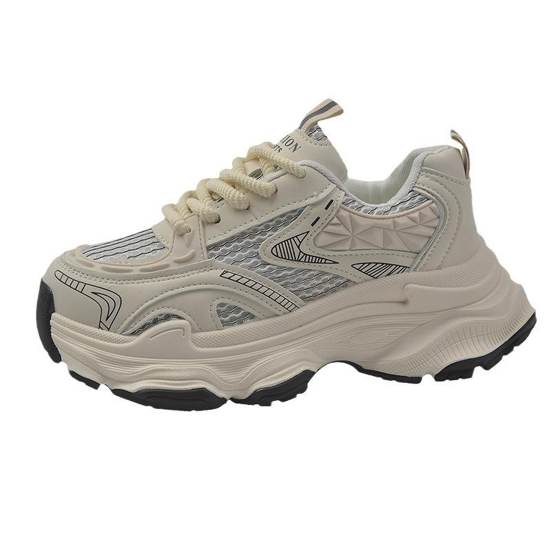 2024 automne nouvelles chaussures de papa d'université en maille à semelles épaisses respirantes pour femmes chaussures de course de sport décontractées à semelles muffin assorties aux couleurs