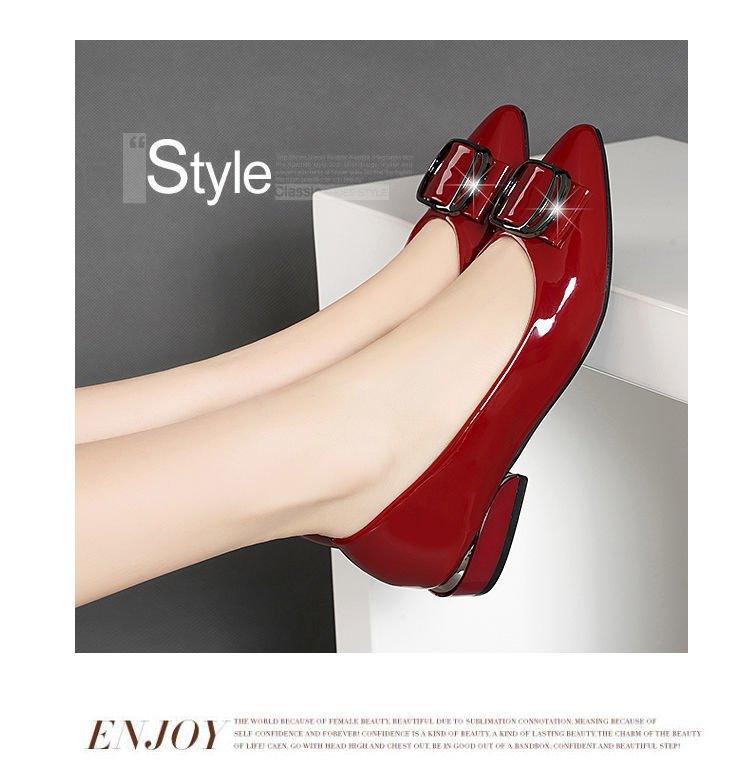 Super soft sole single shoes women's low heel thick heel small leather shoes 2025 autumn new soft leather shallow mouth low top casual shoes women's