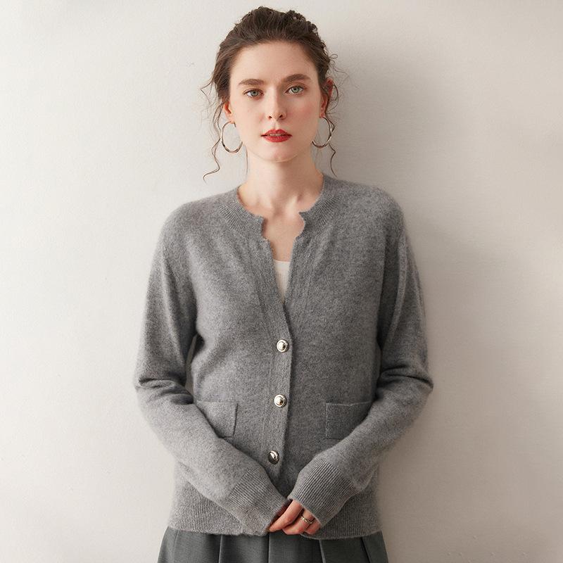 Round Neck Loose Cashmere Cardigan: Women's Long Sleeve Knit Sweater with Pockets - Autumn/Winter Outerwear.