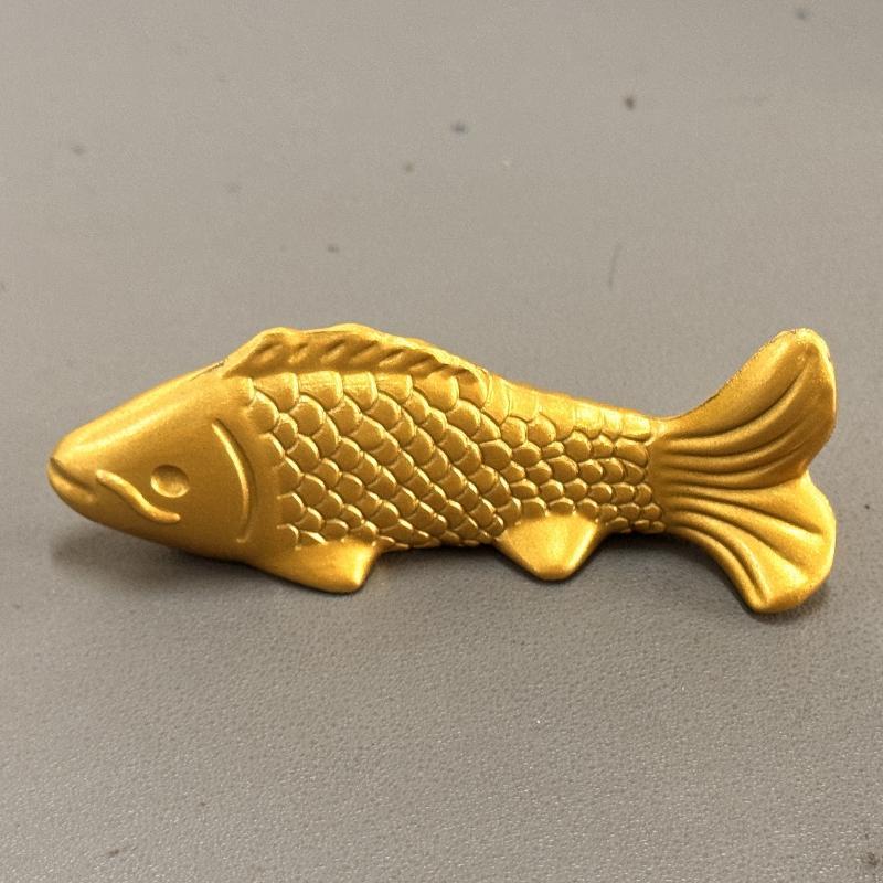 Matte Gold Koi Fish Figurines With Detailed Scale Texture For Home Tabletop Decoration Auspicious Gift