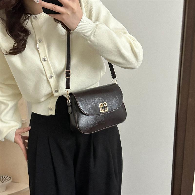 Niche Design for Women Fashion Solid Color New Style Retro Fashionable Casual One-shoulder Crossbody Saddle Bag Trendy