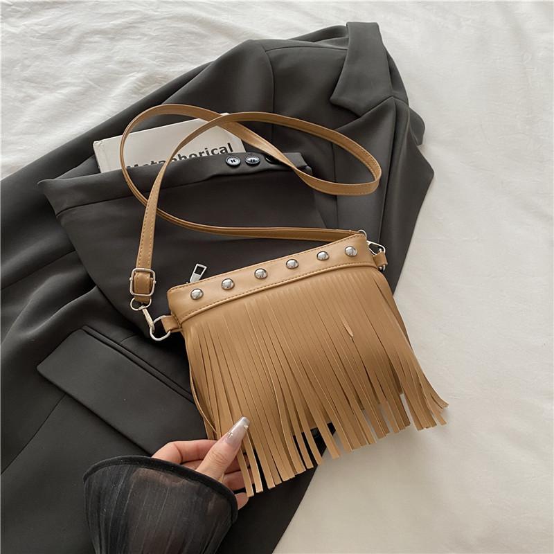 French Retro Fringed Commuter Bucket Bag Women's 2025 Summer New Soft-faced One-shoulder Messenger Fringed Bag
