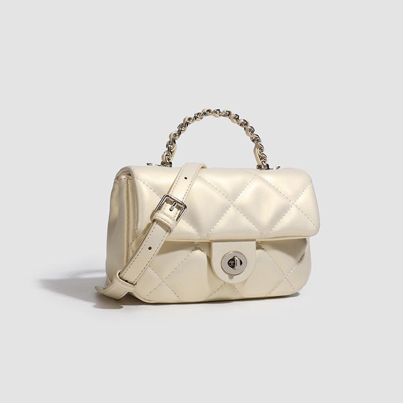 This Small Square Bag Is A Niche Design Made of Pearlescent Fabric and Diamond-shaped Handbag A Women's Crossbody Bag