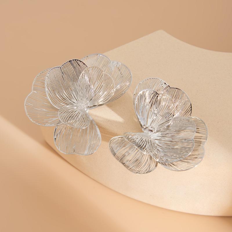 Elegant Multi Layer Metal Petal Flower Stud Earrings for Women Creative Gold Color Hollow Floral Piercing Earrings Jewelry Gifts
