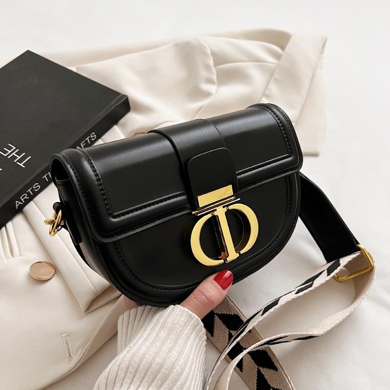 Niche design bag 2025 new spring and summer fashion high-end shoulder bag popular saddle bag women's messenger bag