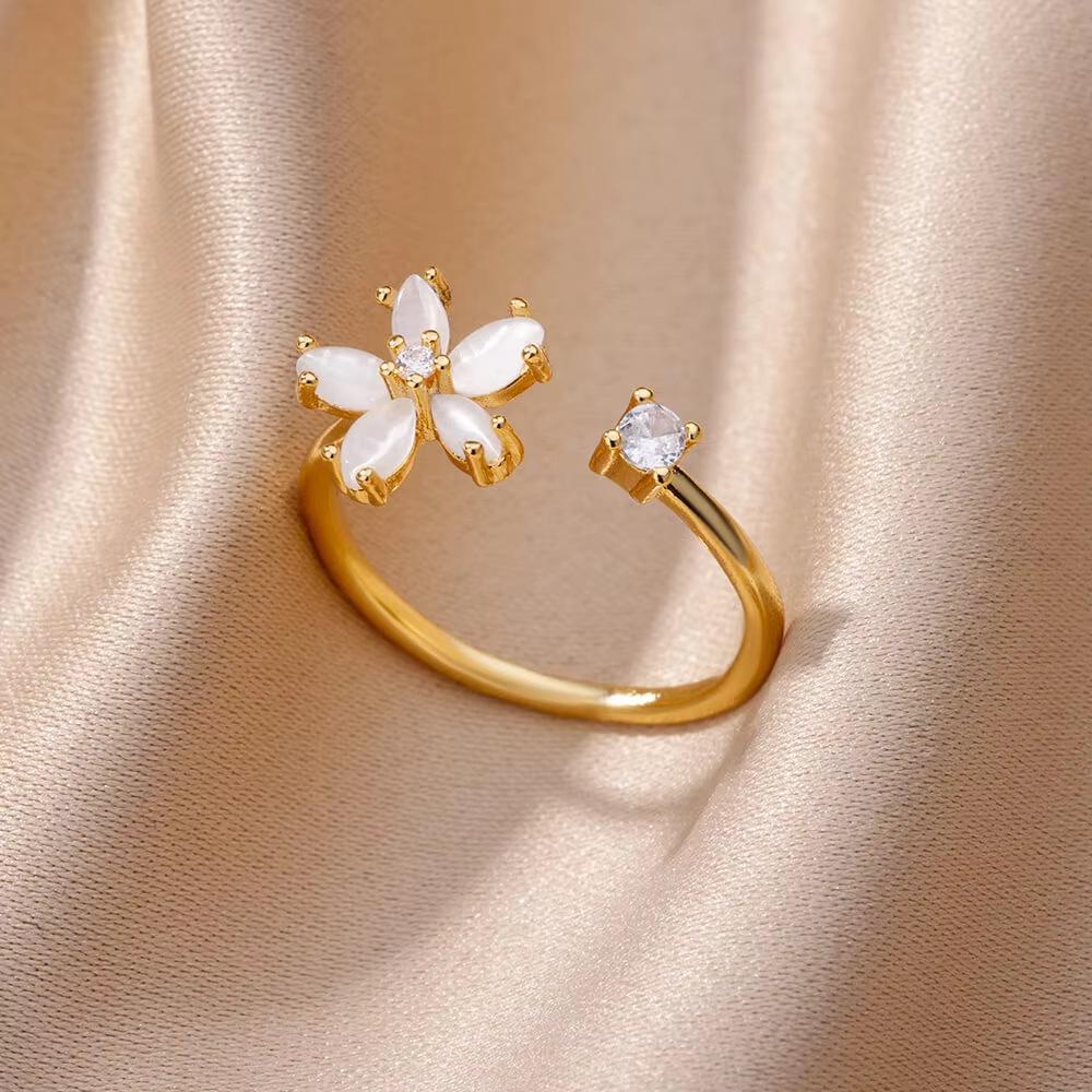 Fashionable Flower Ring, Copper Inlaid with Zircon and Full Diamond Ring, Ladies' Temperament Exquisite Jewelry