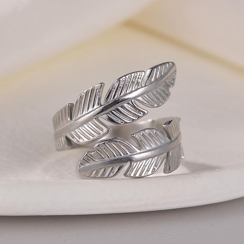 Retro Women's Feather Shaped Stainless Steel Rings Leaf Black Silver Color Open Ring for Women Non-fading