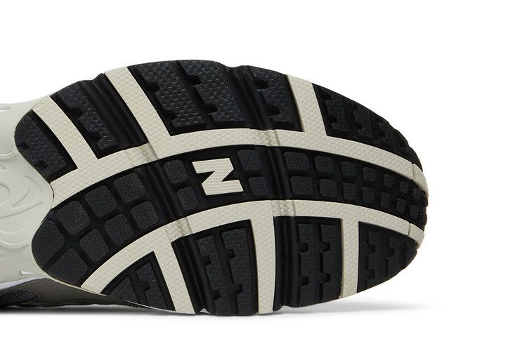 New Balance 725 Grey