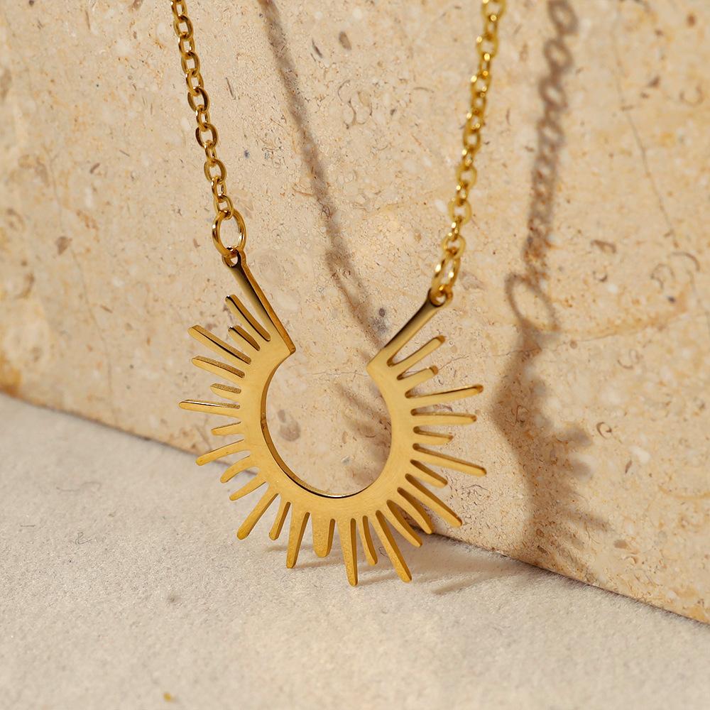 Jewelry Simple Sunflower 18K Stainless Steel Women's Short Necklace Stainless Steel Jewelry
