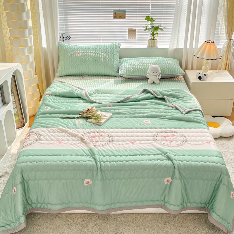 Luxury Floral Style Summer Quilt Skin-friendly Comfortable Ultra Soft Air Conditioning Cooling Quilts Home Travel Thin Blanket