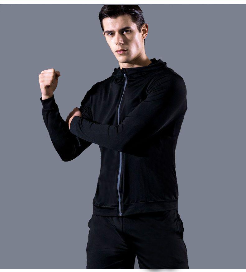 Pánské rychleschnoucí sportovní oblečení z ledového hedvábí s těsným střihem: Set s krátkým rukávem a pětibodovými kalhotami na letní fitness a běh