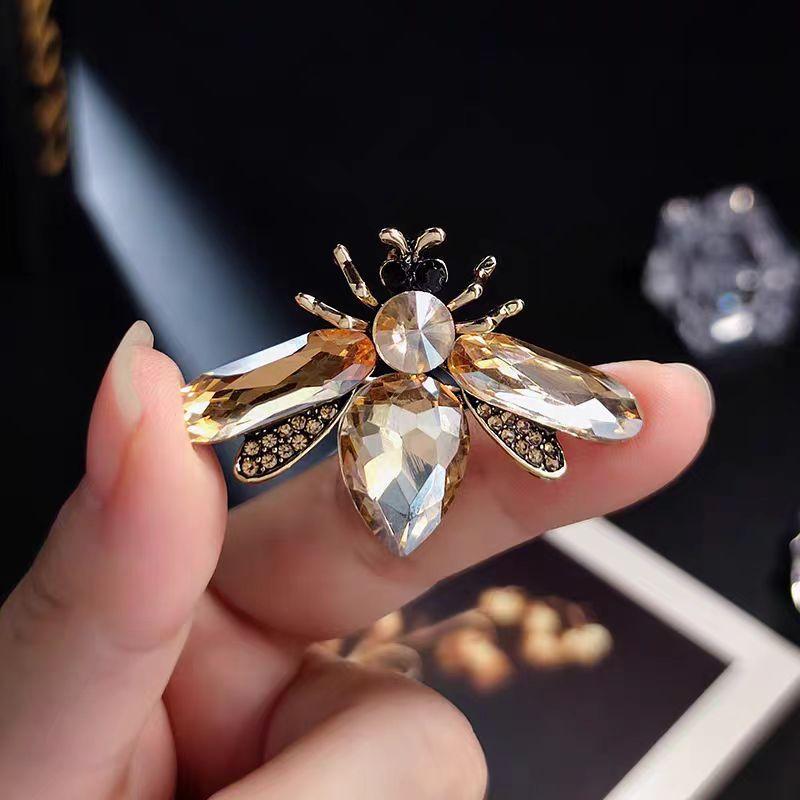 1 ks Crystal Bee Brož Roztomilé velké šampaňské včelí brože Jemná brož proti hmyzu pro ženy a muže, špendlíky, párty šperky, dárky