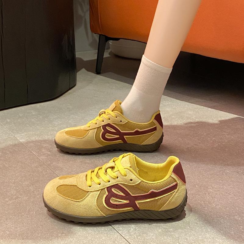 Damen Sommer Retro Mesh Casual Atmungsaktive Kleine Weiße Schuhe mit Dicker Sohle Weichsohle 2025 Neue Deutsche Trainingsschuhe Weiches Leder Sportschuhe