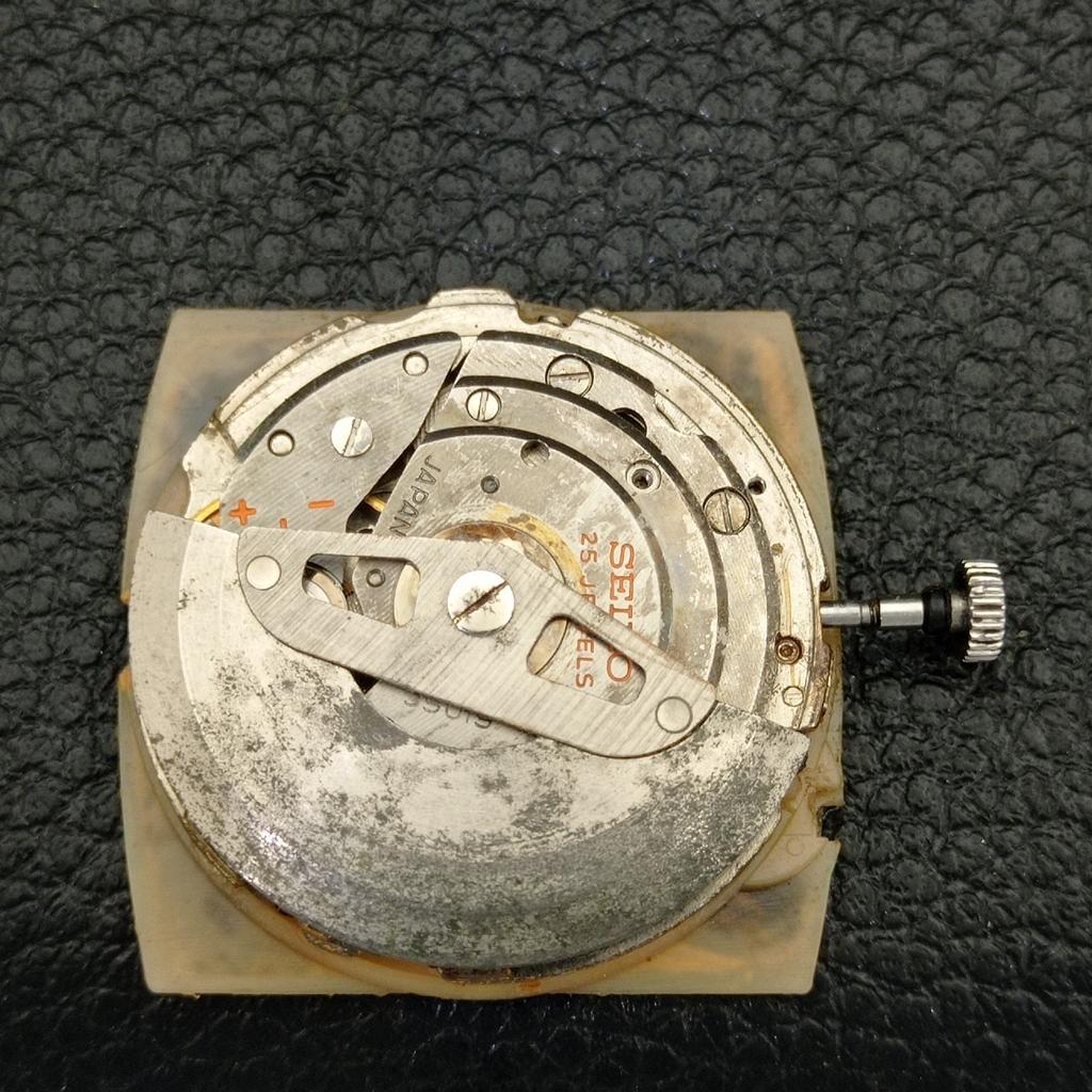 USED VINTAGE SEIKO DX AUTOMATIC 6106C JAPAN MENS WHITE DIAL WATCH a433863-2 R119-a433863