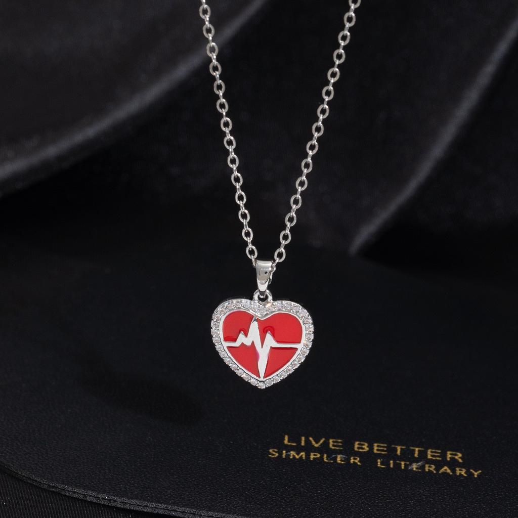Metal Heart Crown Collarbone Necklace Hip Hop Pendant Necklace For Women Luxury Chain Accessory