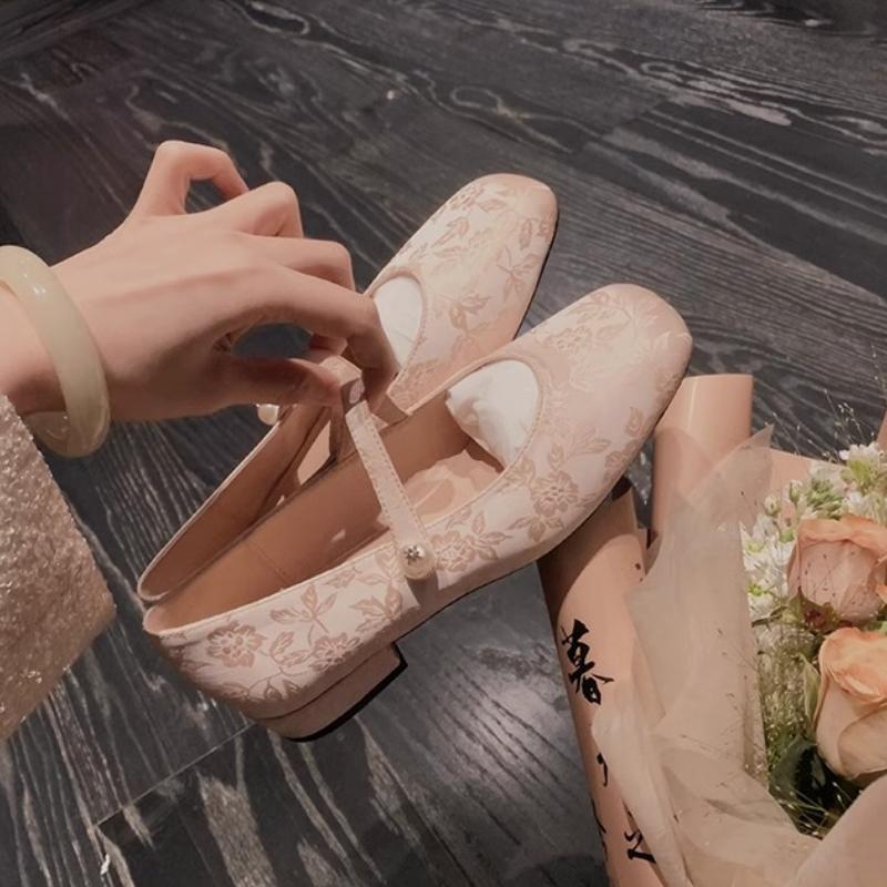 Nouvelles Élégantes Chaussures Mary Jane à Talons Bas pour Femmes 2024 Bout Carré Mode Femmes Confortables Talons Épais Chaussures de Fête de Mariage