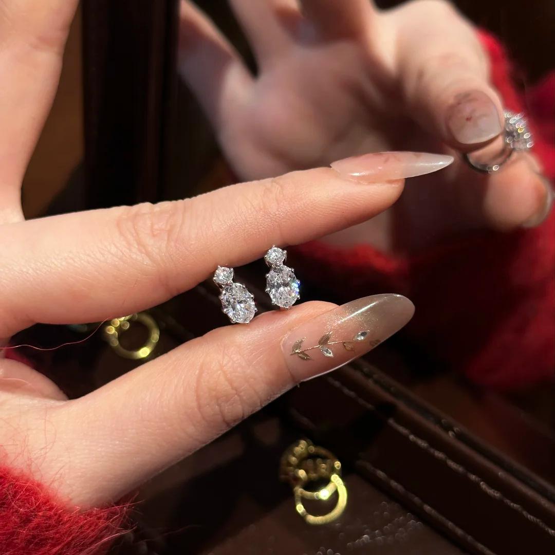 

2026 Fashion Stud Earrings Realistic Ruby Pigeon Egg Ear Buckle New Year s Chinese Red Gold-plated High Carbon Diamond Earrings Women
