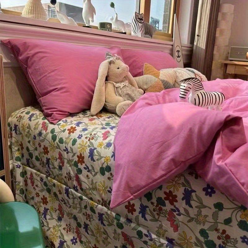 Modrý kostkovaný jahodový medvěd Čtyřdílný povlak na přikrývku Prostěradlo pro ubytovnu Třídílné povlečení