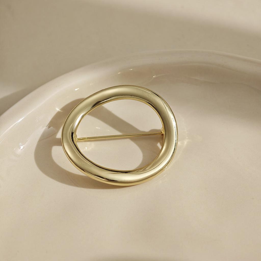 Geometric Circle Hollow Ring Irregular Light Luxury Metal Style Temperament Personalized Accessories Brooch