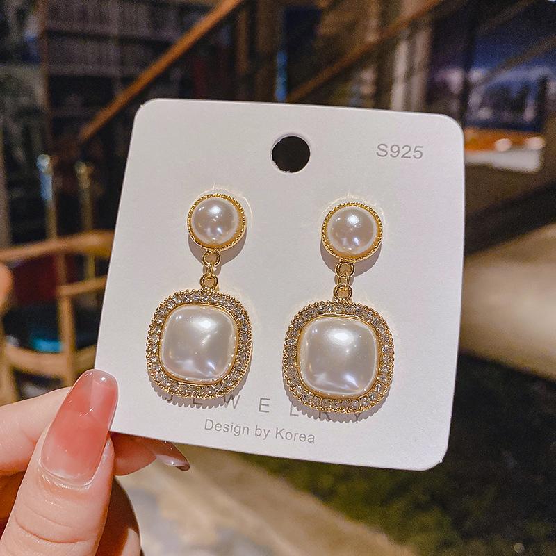 2025 Trendy Luxury French Niche Pearl Earrings for Women - Exaggerated & Versatile