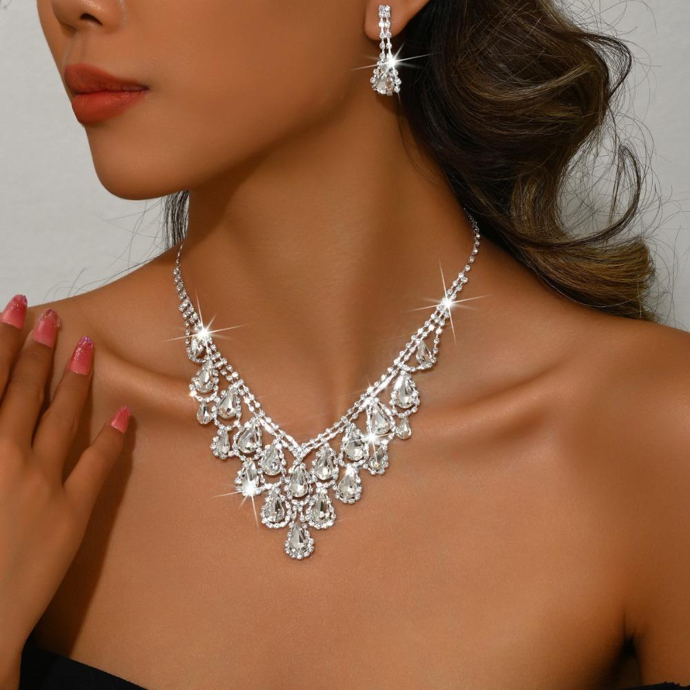 Shining Necklace Earrings Set Clavicle Chain Women Jewelry Set Inlay Rhinestone Jewelry Set  Women