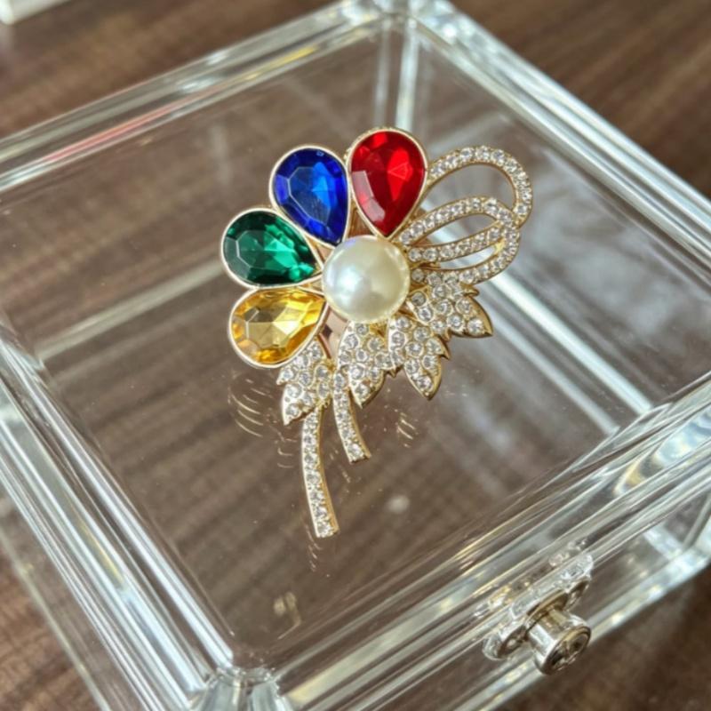 Women's Flower Brooch with Colorful Rhinestones and Elegant Plant Design for Parties