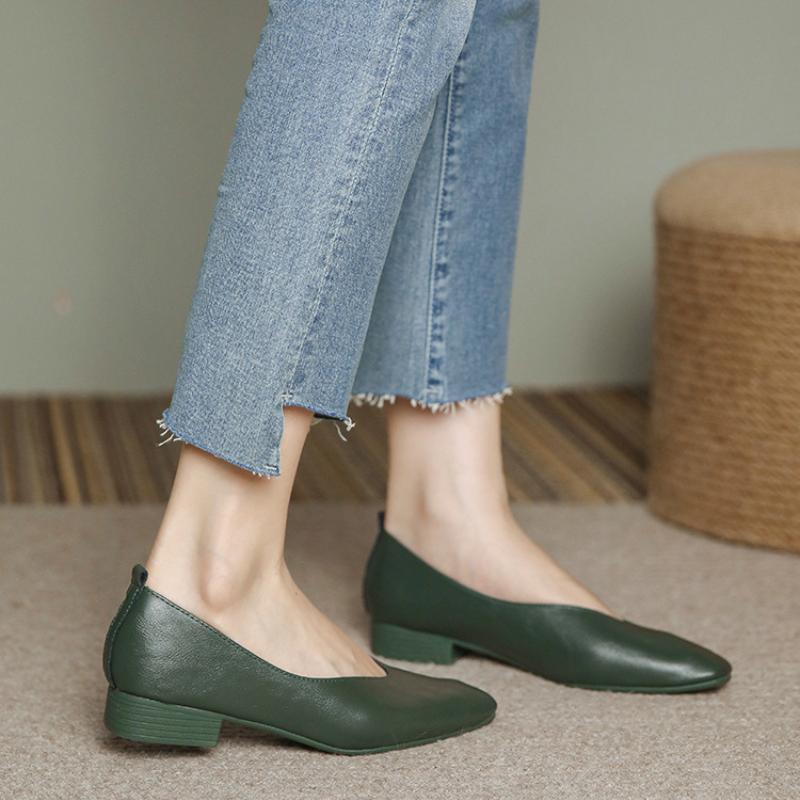 Scarpe da donna in vera pelle multicolore con tacco basso 2026 Punta tonda Fondo piatto Taglio basso Scarpa singola Mocassini casual versatili