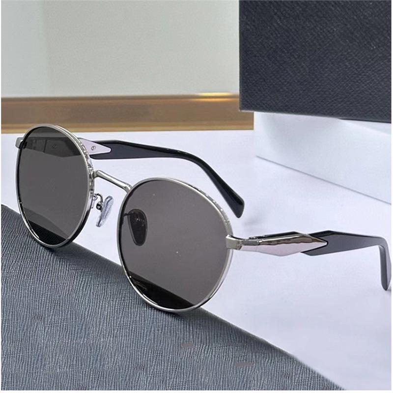 Retro-Style Unisex Round Metal Frame Sunglasses: Large, Simple Design with UV Protection for Driving. Standard
