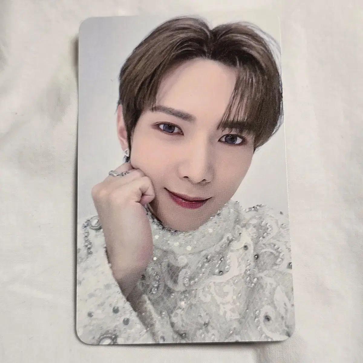 

ATEEZ Фотокарточка Ёсана Концерт Atiny Zone Ёсан