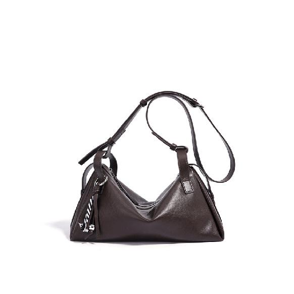 New leather pillow bag with large capacity, high-end luxury design, commuter crossbody bag for women