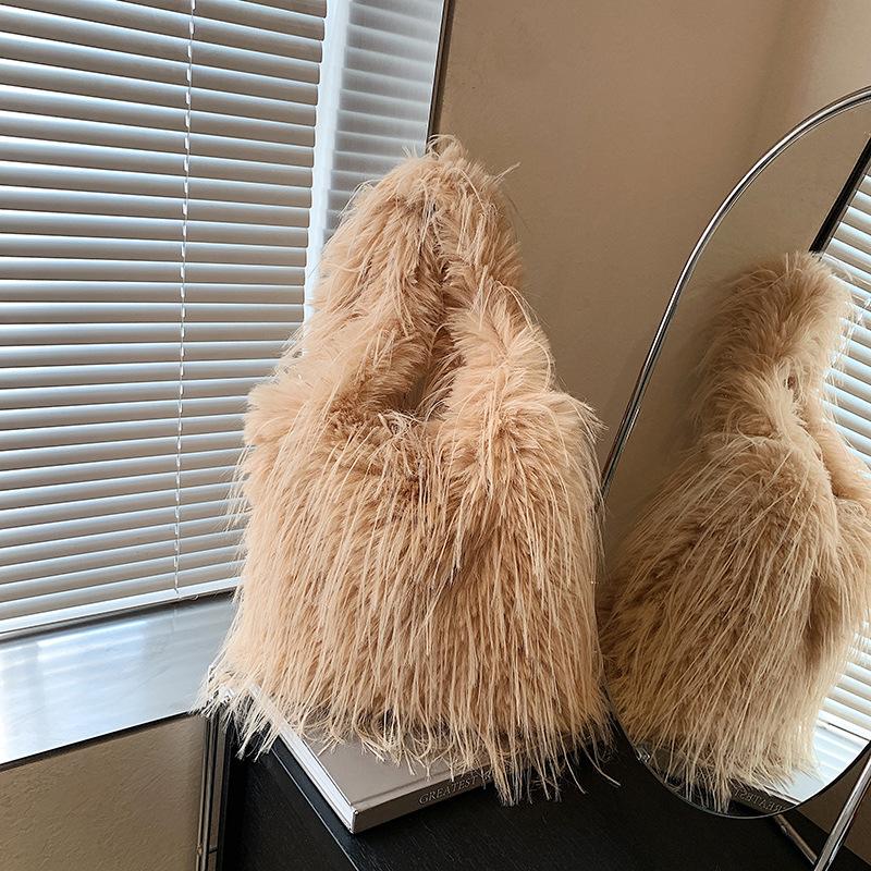 Autumn and Winter Large-capacity Plush Bag Women's 2025 New Casual Foreign-style Shoulder Bag Tote Bag Plush Bucket Bag