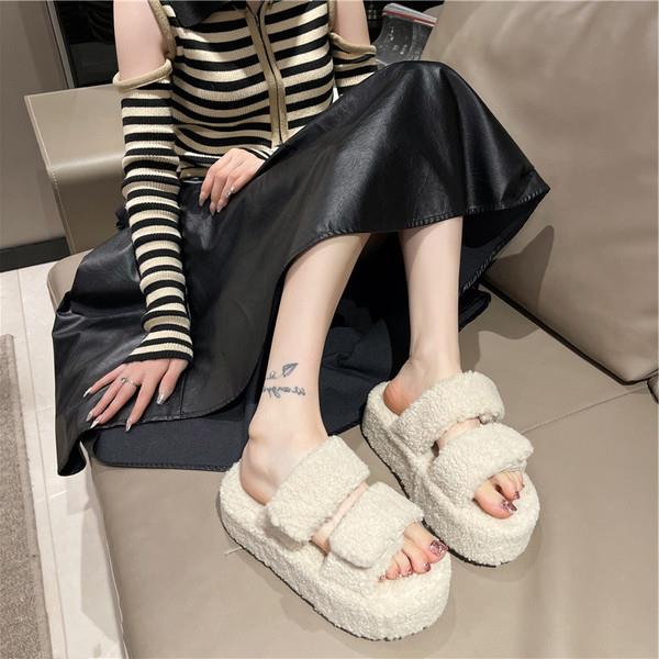 Fashion Med Shoes Woman 2024 House Slippers Platform Fur Flip Flops Pantofle Flock Plush New Massage Flat Hook & Loop Slides with Fur Ro