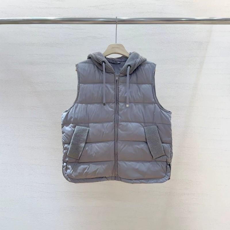 Womens Lightweight Hooded Down Vest Winter Warm Loose Fit Short Puffer Sleeveless Jacket Casual Daily Wear