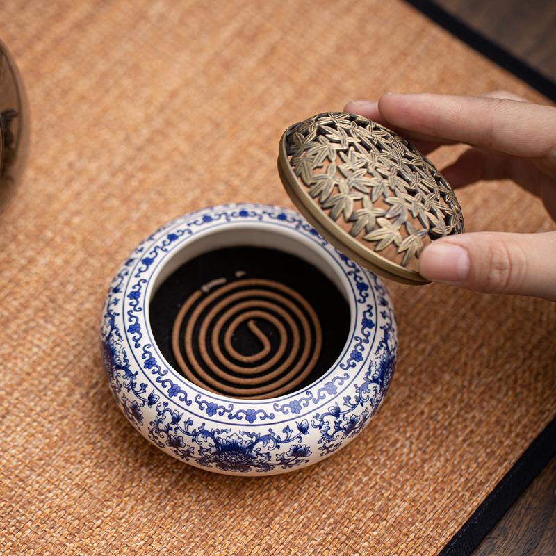 Niebiesko-biały ceramiczny kadzielniczka w stylu zen do domu Elegancki ceramiczny kadzielniczka na biurko do biura Medytacja Estetyczny prezent