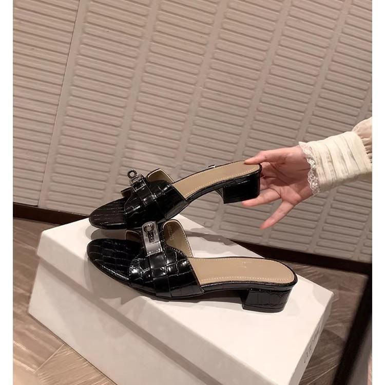 Buty antypoślizgowe na grubej podeszwie, Kapcie, Sandały damskie