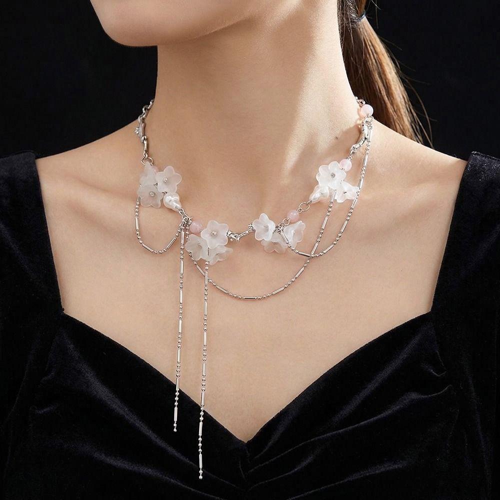 Light Luxury Cherry Blossom Necklace Sweet Pink Clavicle Chain Lockbone Chain  Niche Collection