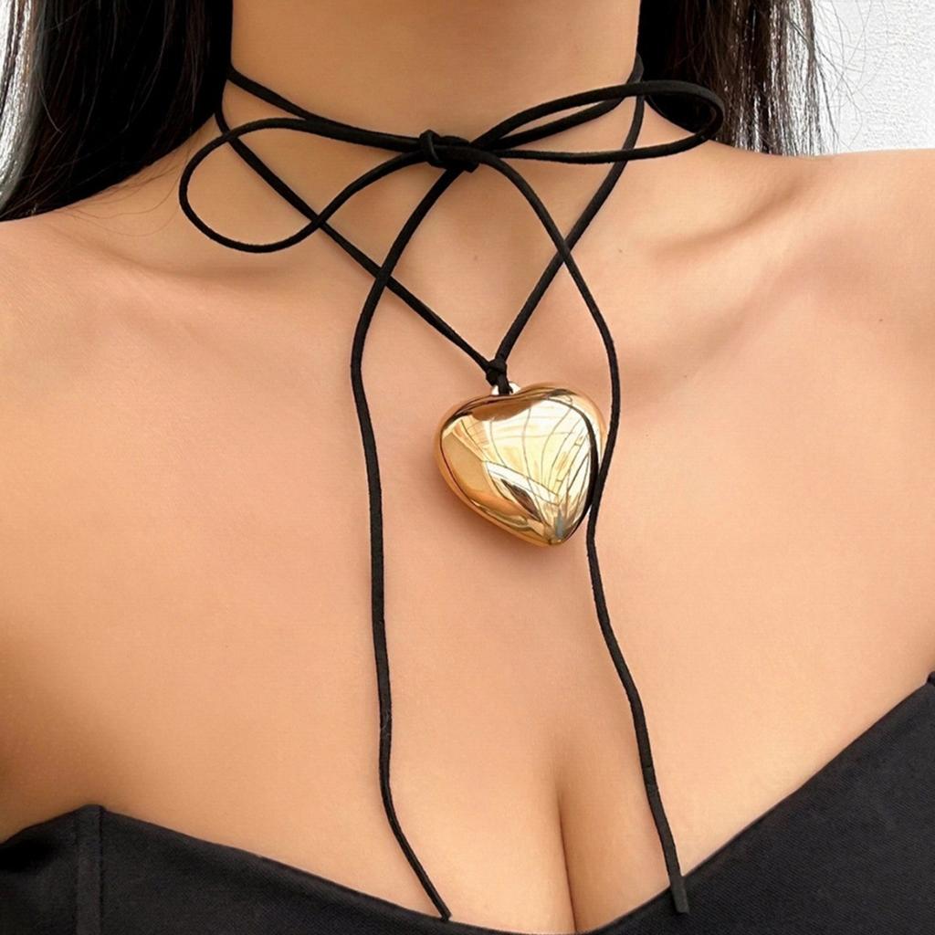 Korean velvet love necklace, Japanese and Korean personality exaggerated long adjustment fashionable versatile creative wear more law accessories
